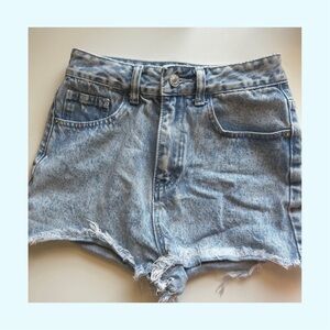 light wash distressed denim shorts